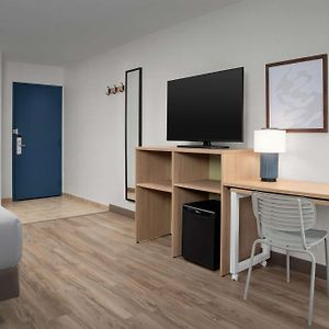 Zimmer mit Kingsize-Bett